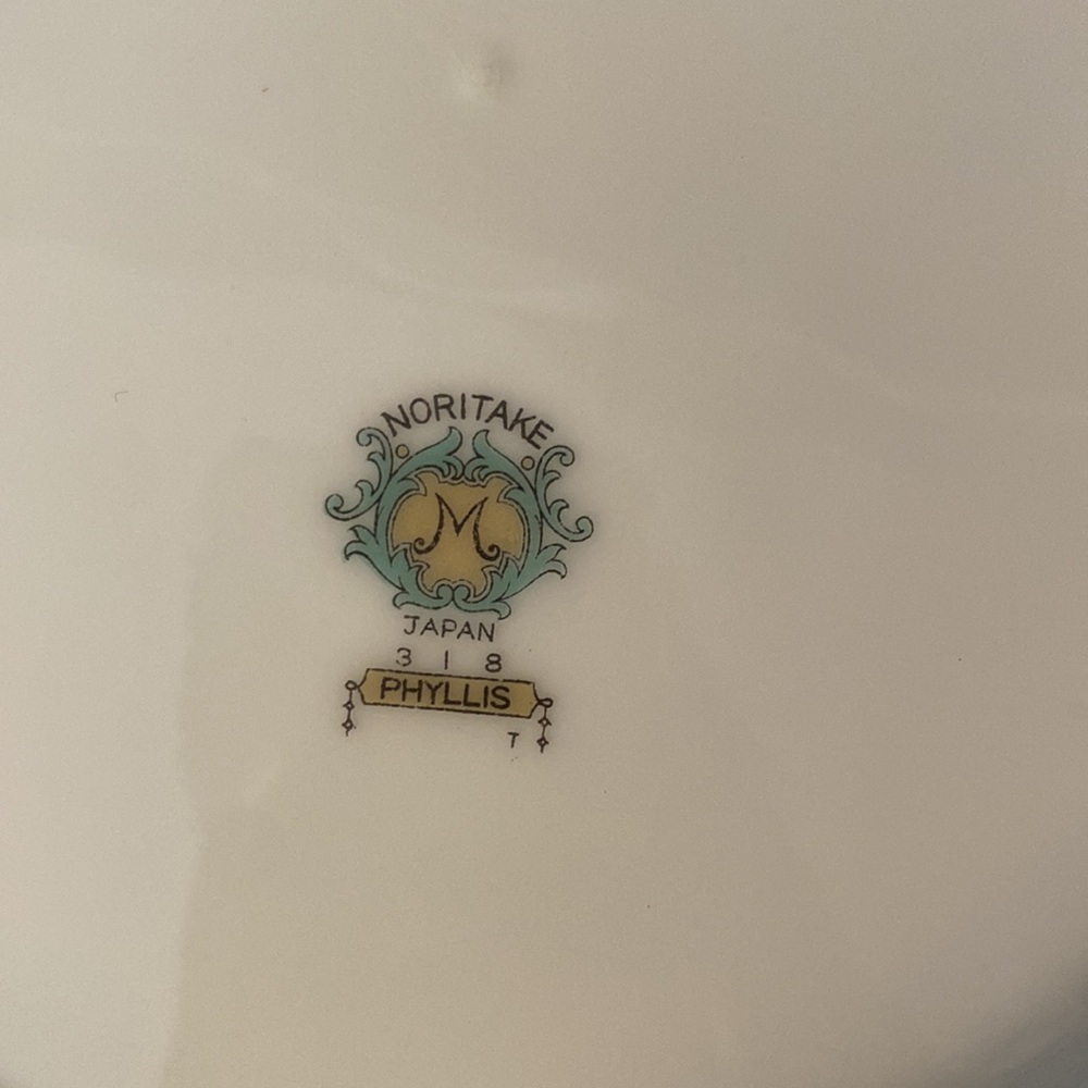 Noritake Phyllis Replacement Plate - Picture 4 of 6